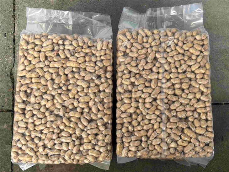 peanuts brick shape vacuum packing machine