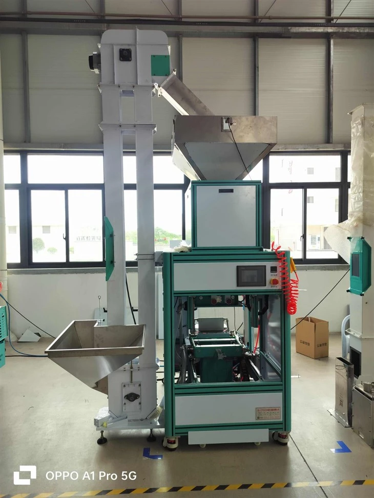 Small Size High Speed Vacuum Packaging Machine