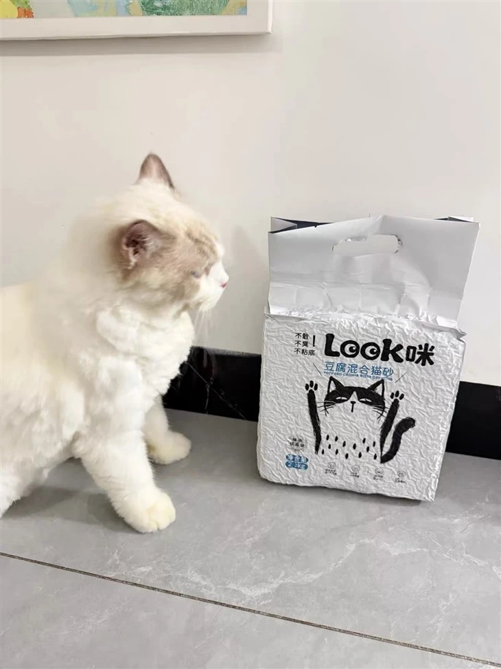 cat litter packaging